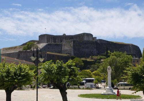 Вид на Новую крепость с набережной Керкиры